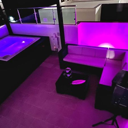 דירות סנטיאגו דה לוס קבאלרוס Magnificent Pent House W/Jacuzzi מראה חיצוני תמונה